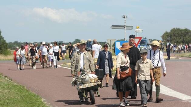 La marche de la libération, en costumes d’époque